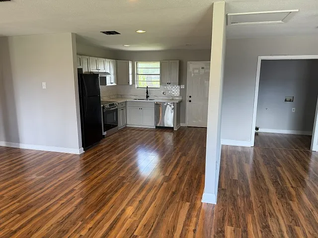 120 Gardenia Ln — Photo 5