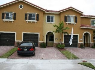 8897 SW 220th St, Cutler Bay, FL 33190