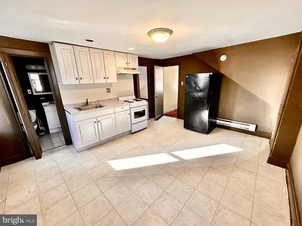 246 W Harvey St APT 3F, Philadelphia, PA 19144