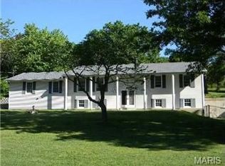 6 Dover Ln, Villa Ridge, MO 63089