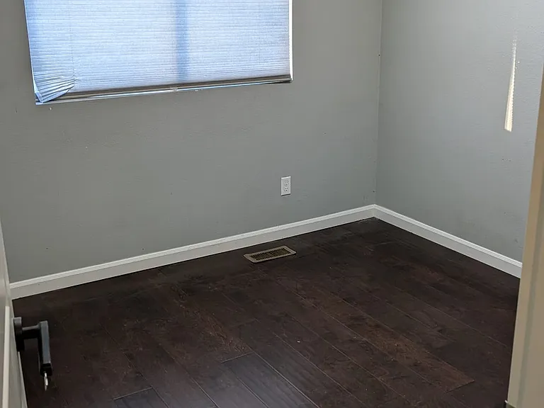2025 SE 8th Dr — Photo 22