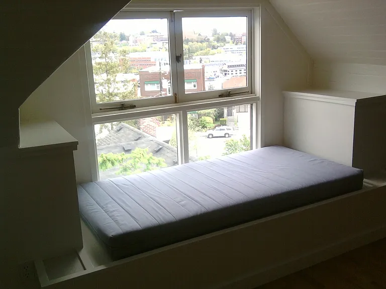 3219 Franklin Ave East — Photo 8