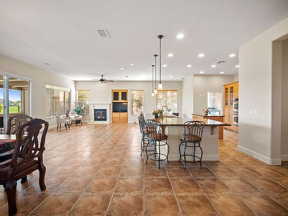 5th image of 210 Magnolia Drive