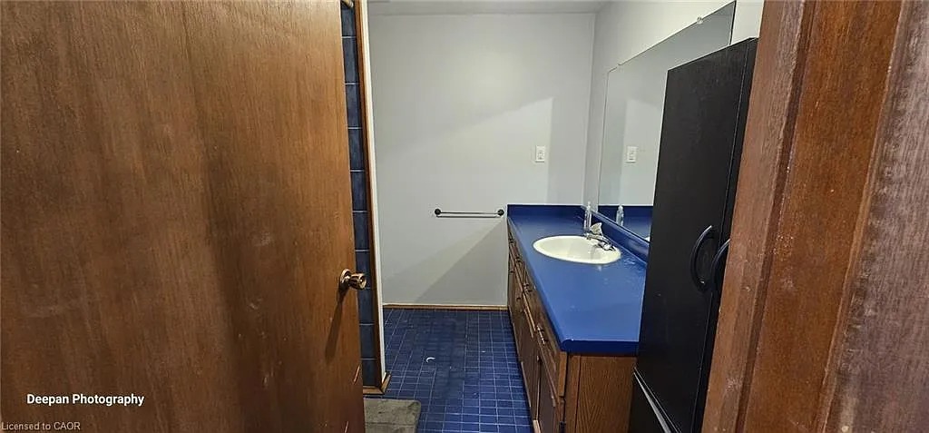 Building Photo - 434 Karn St #2