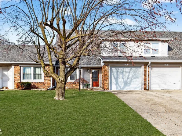 1136 Paradise Way N Unit B, Greenwood, IN 46143