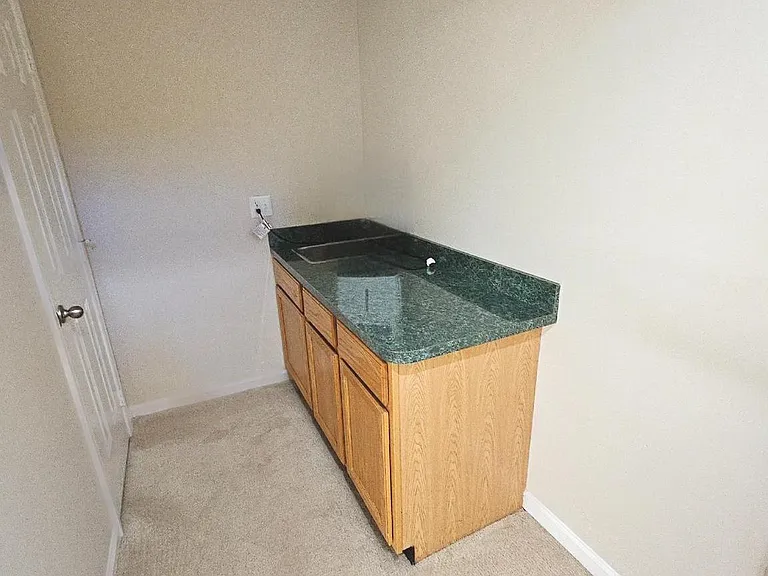 6413 Four Oaks Ln — Photo 37