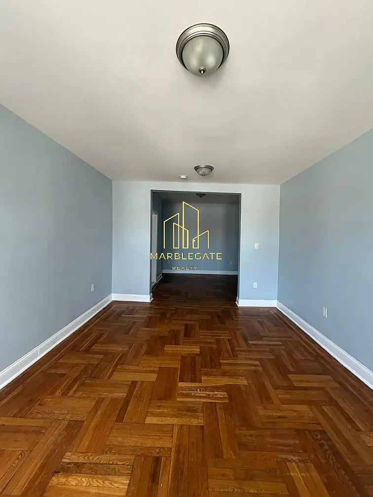 2 bed, 850 sqft, $2,100 — Photo 2