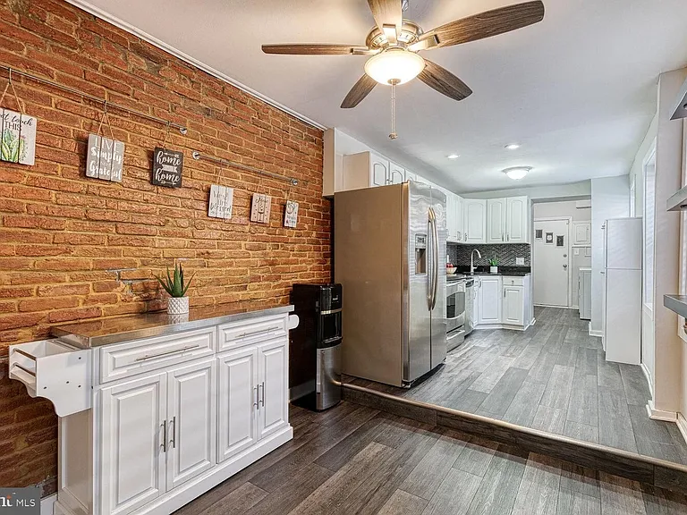 106 S Castle St — Photo 10