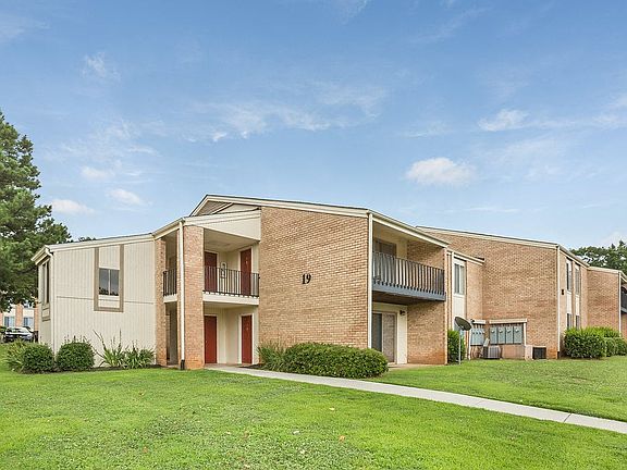 Clubhouse at Falcon Creek Apartment homes