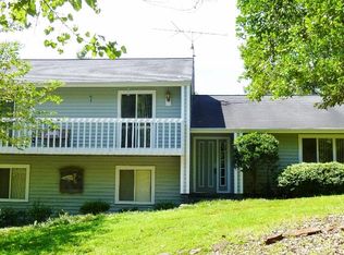 196 Sweetwater Dr, Clarkesville, GA 30523