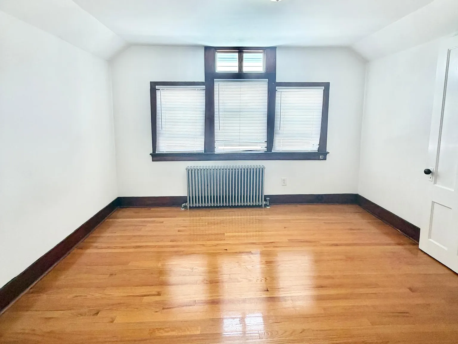 2 bed, 800 sqft, $2,050 — Photo 4