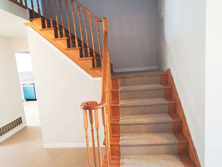2034 Oxford Ave — Photo 9
