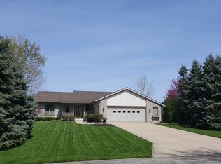 1599 Springbrook Dr, Jenison, MI 49428