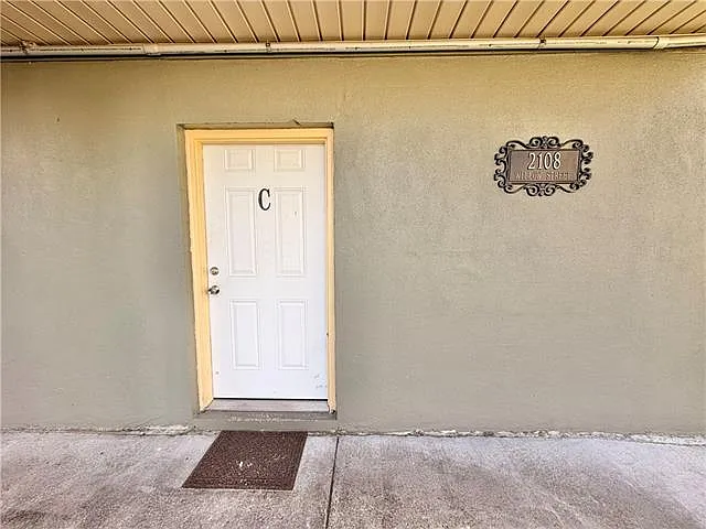 2 bed, 1.0 bath, 975 sqft, $1,095 — Photo 2