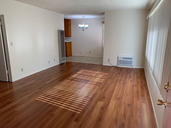 3rd image of 1009 N Hayworth Ave APT 1