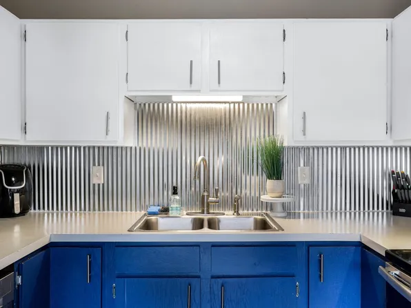 116 Canabury Ct, Little Canada, MN 55117