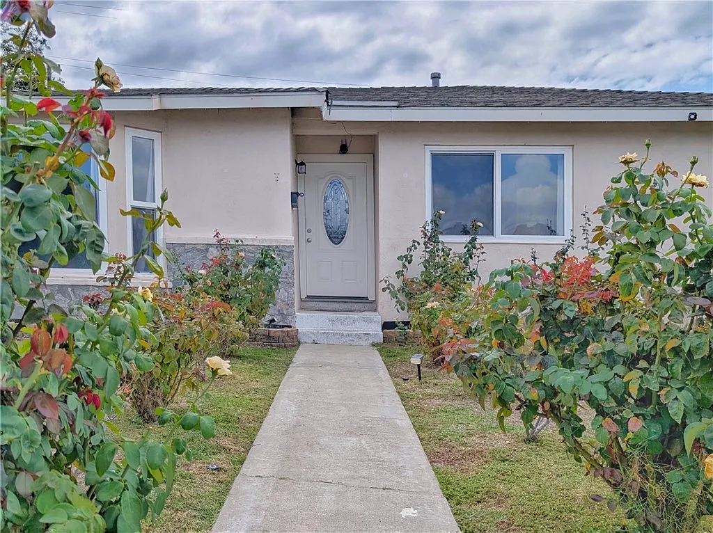 3 bed, 1755 sqft, $4,100 — Photo 2