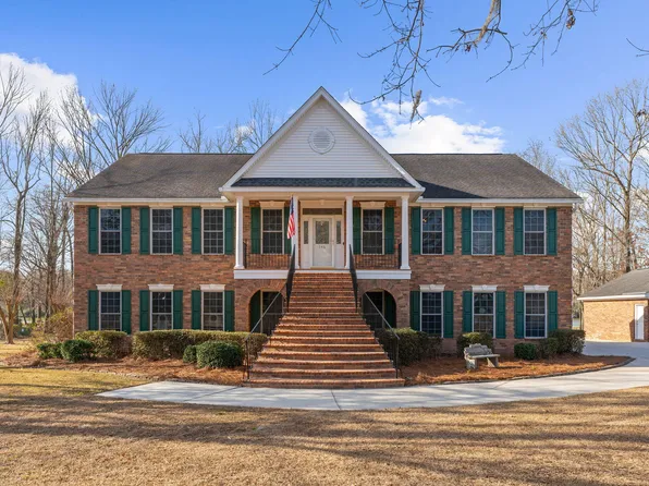 146 Loganberry Cir, Goose Creek, SC 29445