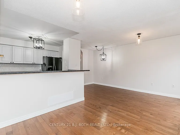 430 Mapleview Dr E #18 — Photo 13