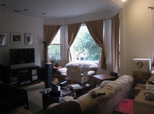1342 W School St APT 3, Chicago, IL 60657