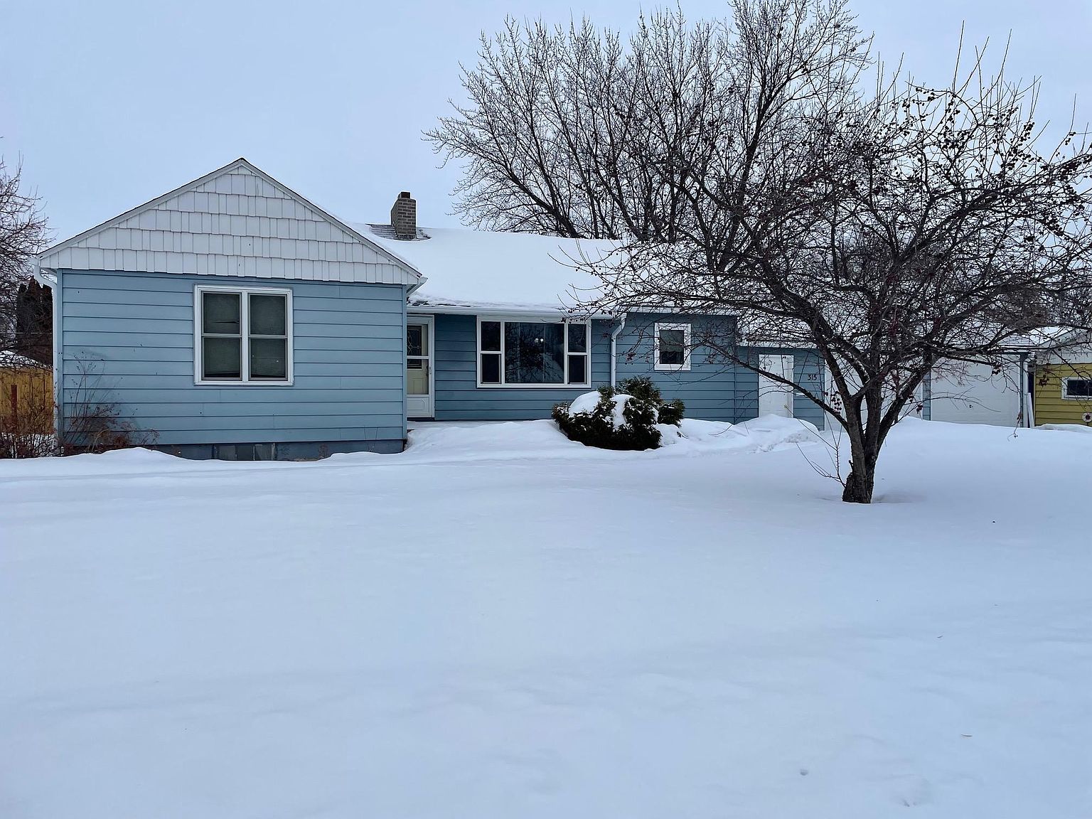 315 7th Ave NE, Roseau, MN 56751 Zillow