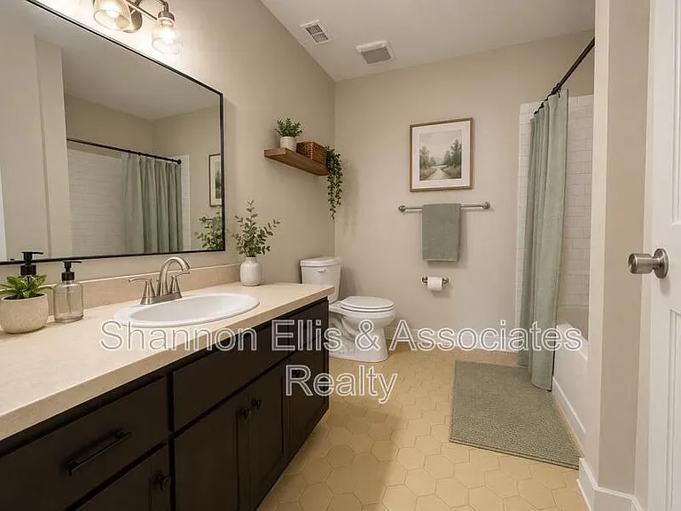405 Elder Rd — Photo 2