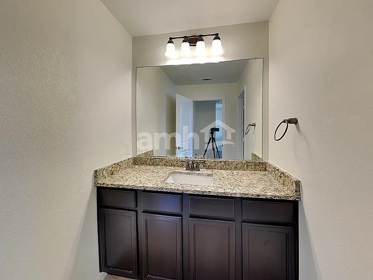 12712 Shoreline Dr — Photo 13