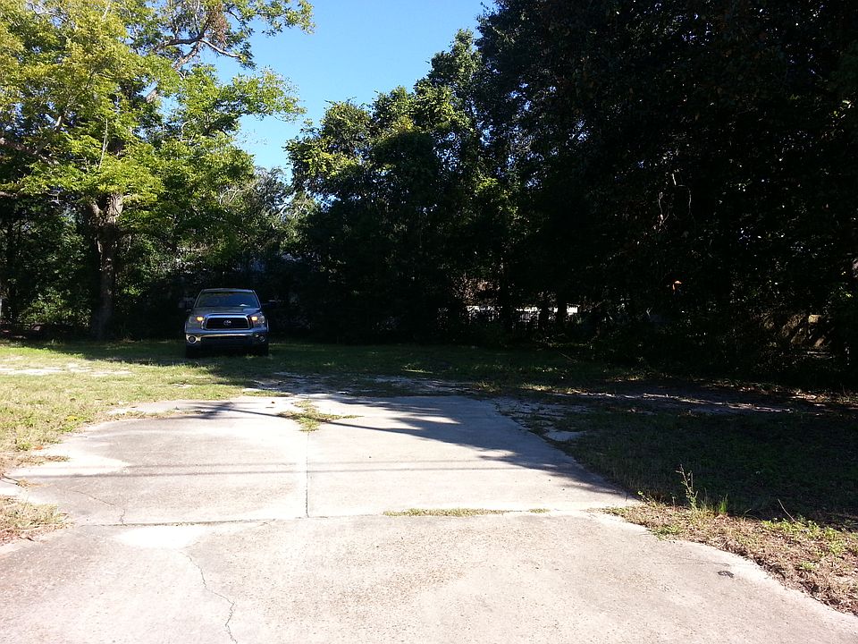 1st image of 304 N Gray Ave