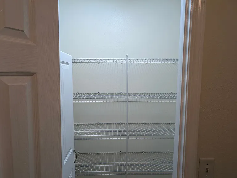 223 Tiffot Ct — Photo 9