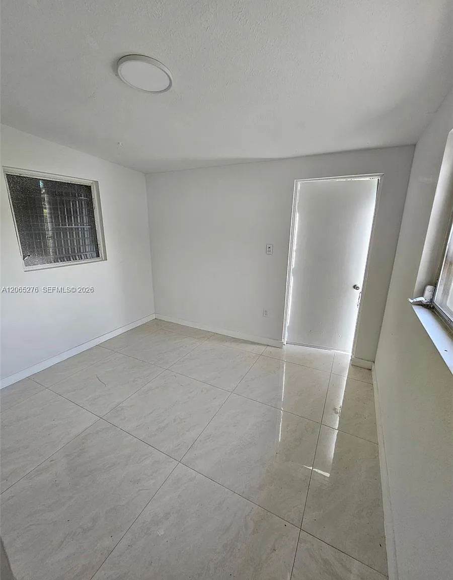 Studio, 1.0 bath, 1019 sqft, $650 — Photo 1