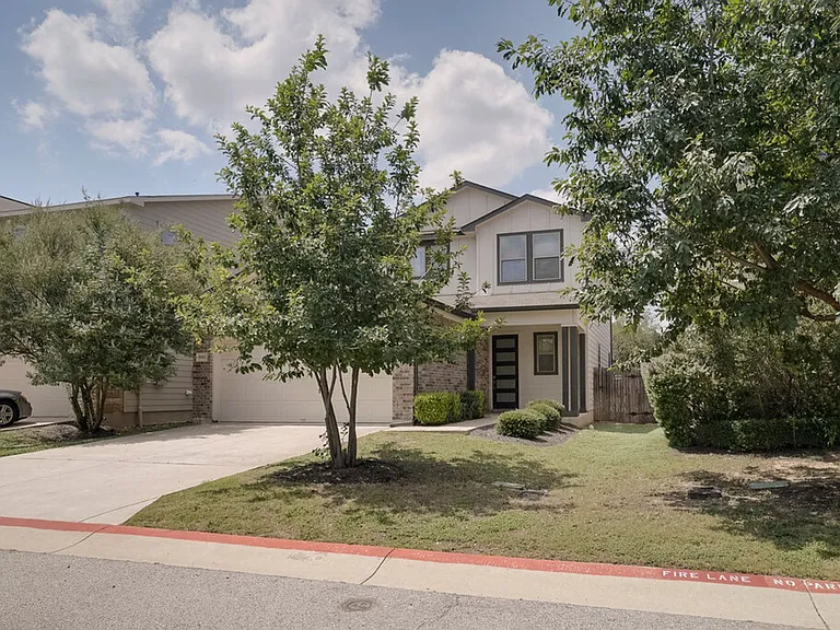 9102 Moonstone Dr — Photo 2