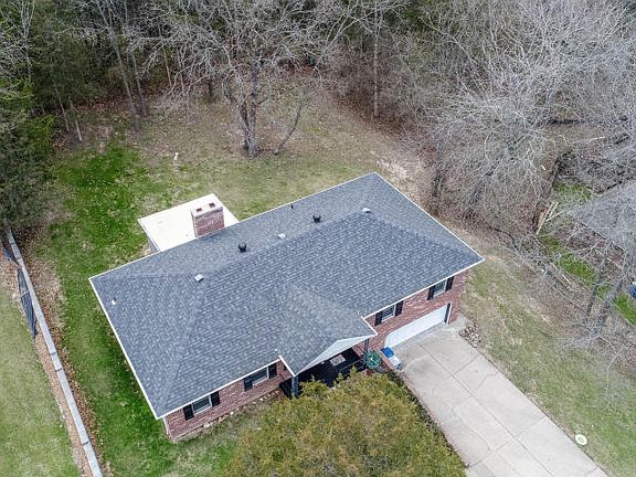 3rd image of 816 Maywood Dr
