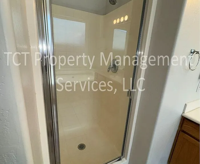 4216 E Oxford Ln — Photo 14