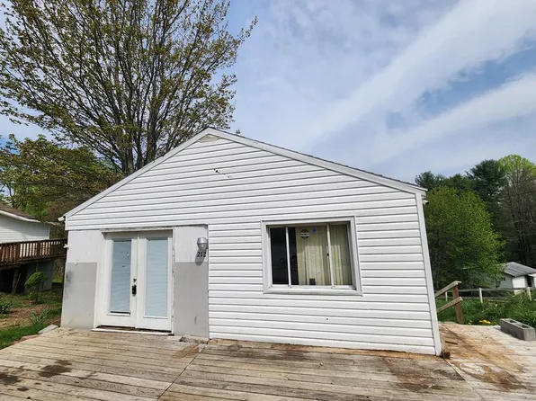 212 Tolbert Farm Rd, Beckley, WV 25801