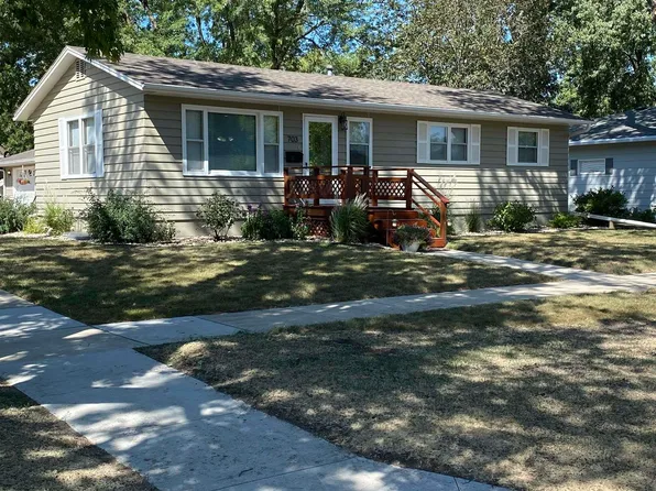 703 N Liberty Ave, Madison, SD 57042