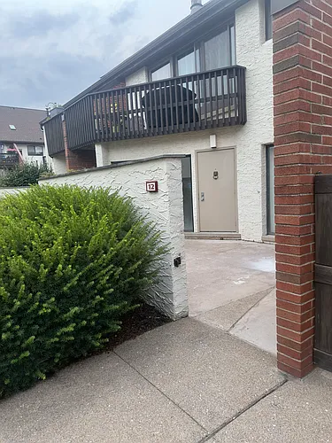 1071 Lancaster Blvd #12 Photo 1