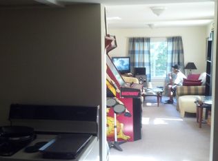 322 E Twelve Mile Rd, Royal Oak, MI 48073