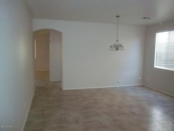 3rd image of 17332 W Buchanan St