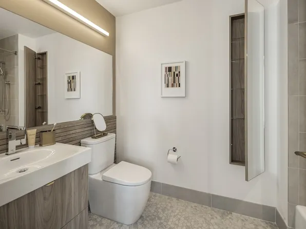 550 10th Avenue image 8 of 24