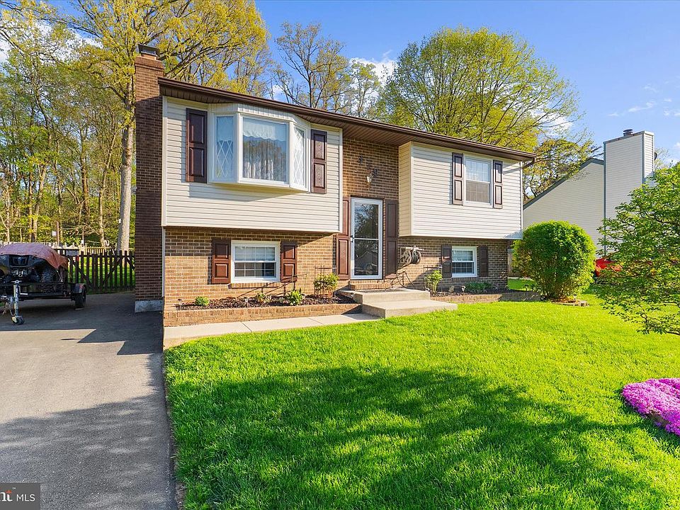 1st image of 379 Dublin Dr