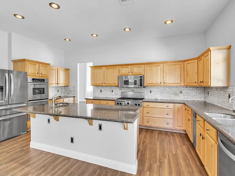 296 Doe Run Cir — Photo 171