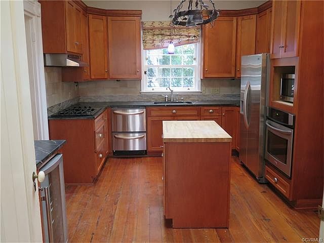 1st image of 133 Marshall St