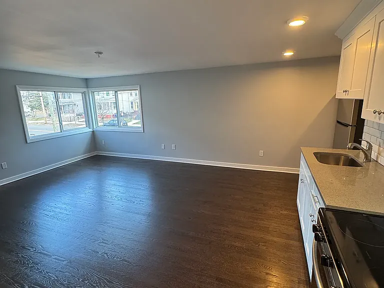 353 Edgewood Ave #R2 — Photo 6