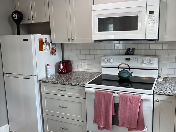5th image of 200 Washington Ave #1-R