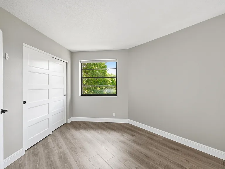 10401 W Broward Blvd #401 — Photo 20