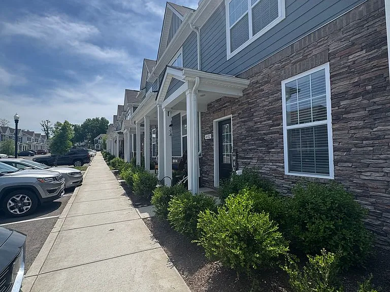 1406 Walker Way — Photo 14