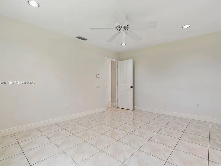 16035 SW 173rd Ave — Photo 16