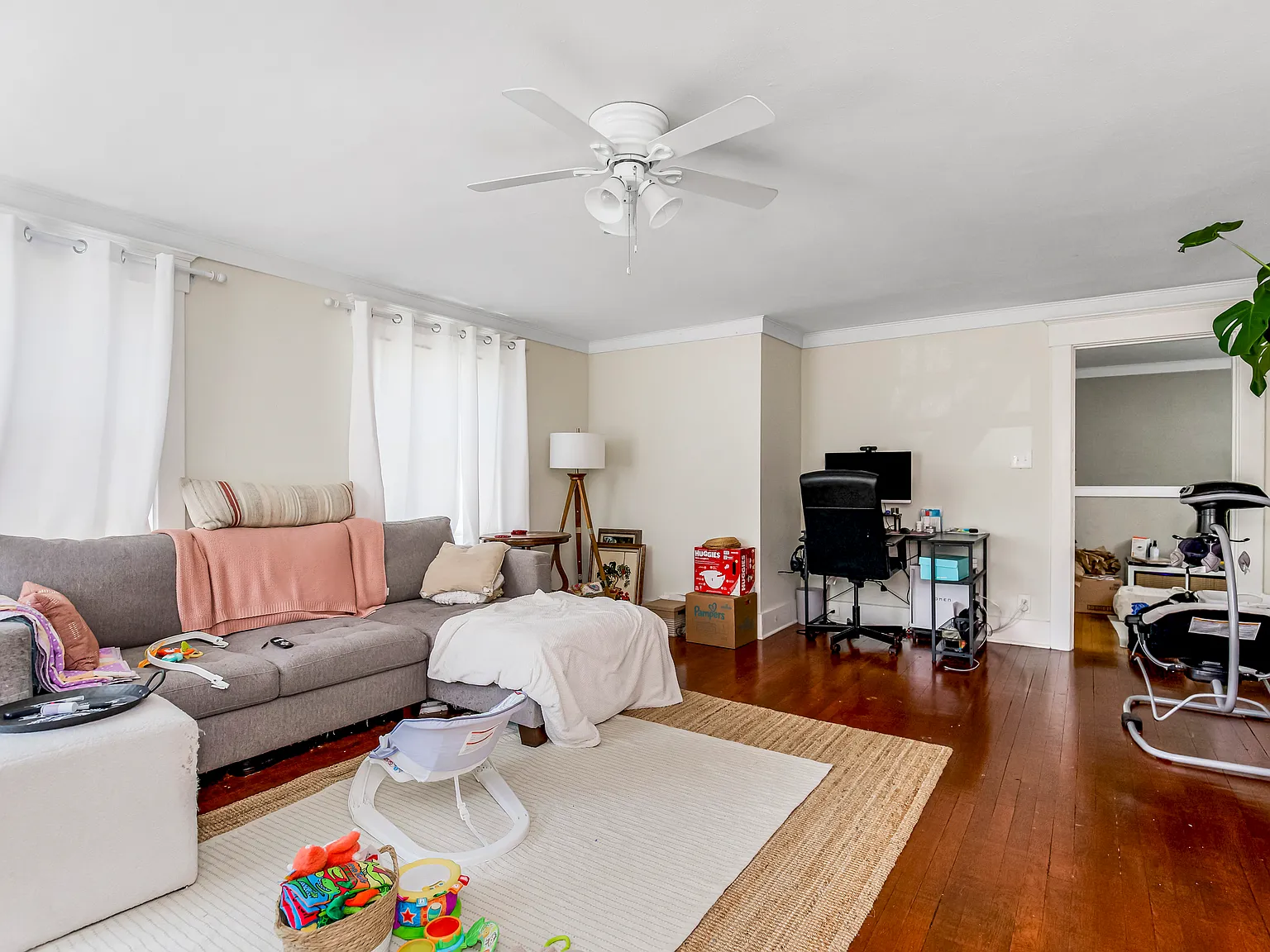 2 bed, 1200 sqft, $1,600 — Photo 1