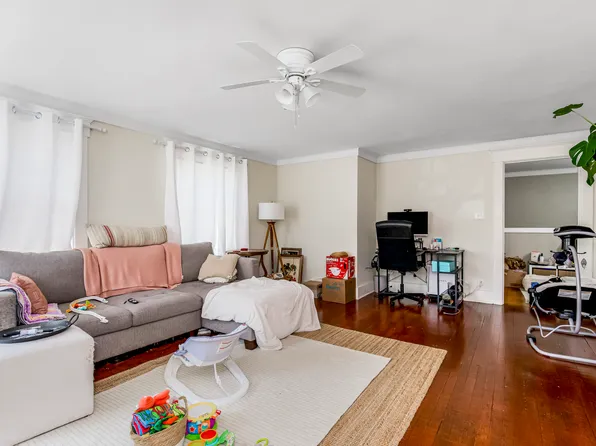 4621 Harrison St APT A, Kansas City, MO 64110