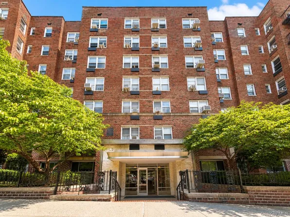 65-65 Wetherole Street #5R, Rego Park, NY 11374